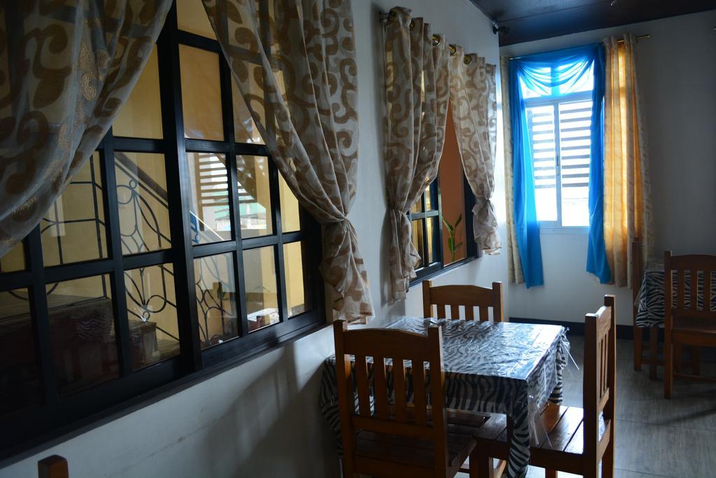 Hôtel Avenue 5 à Kalibo Extérieur photo